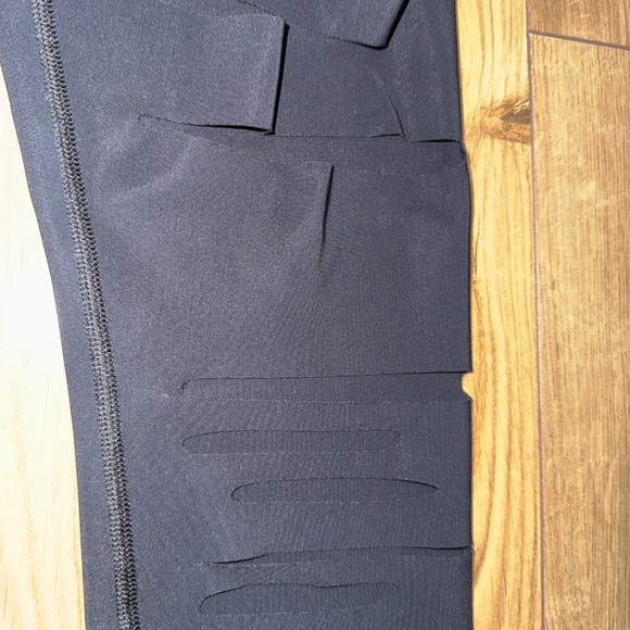 ALO - High Waist Extreme Ripped Warrior Leggings - BNWOT - Picture 5 of 10